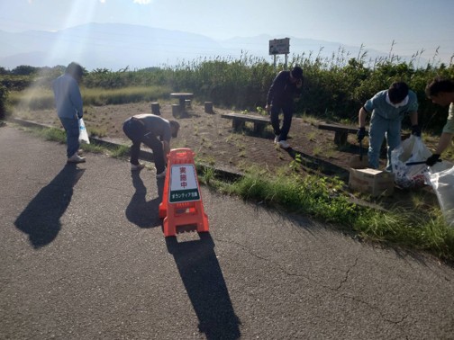 毎月実施している環境ボランティアの様子1